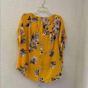 Pretty yellow blouse